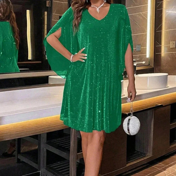 Green Casual Women's V-Neck Trumpet Sleeve Dress - Picture 1 of 8